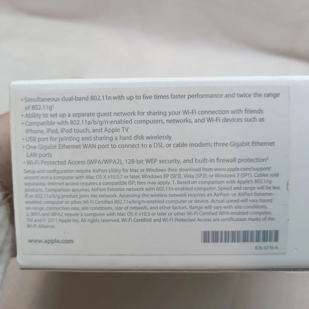 Apple Airport Extreme 802.11n 5th Gen A1408 White Wireless‎ Router